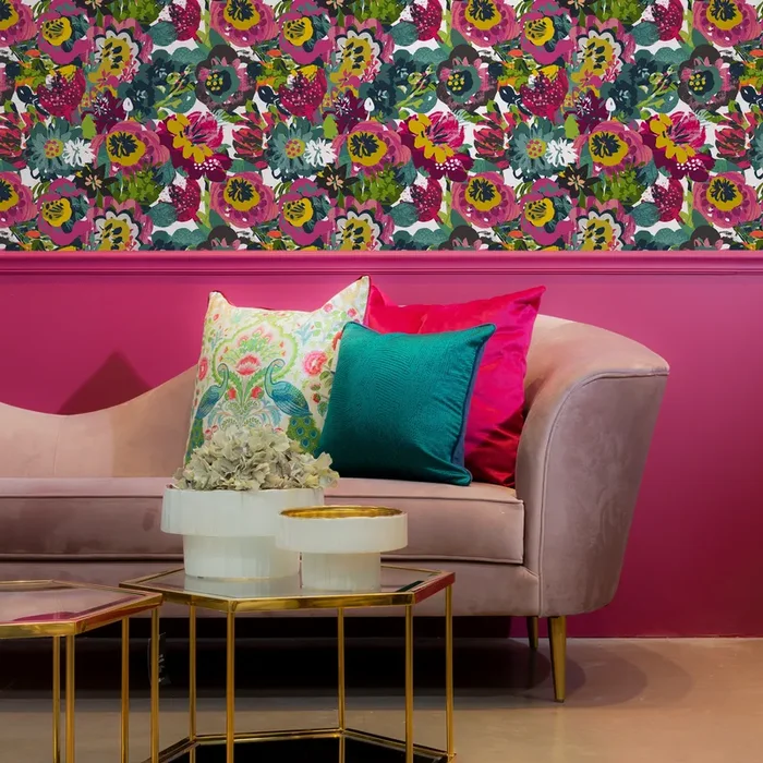 Abstract Floral Wallpaper With A Painterly Motif In Pink, Teal, And Yellow – C110