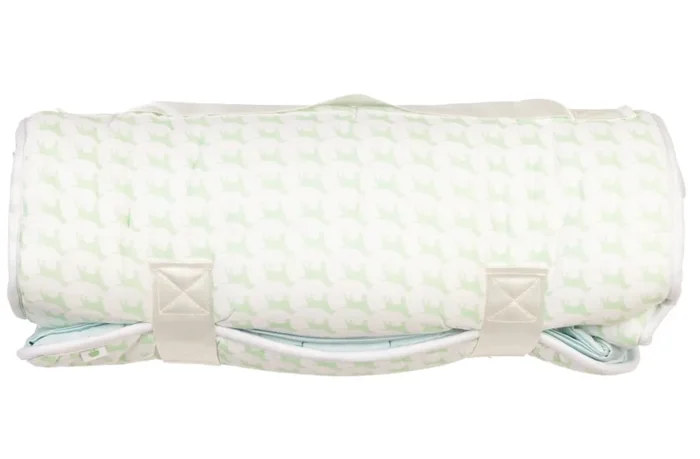 Apple of My Isla Dog Nap Mat