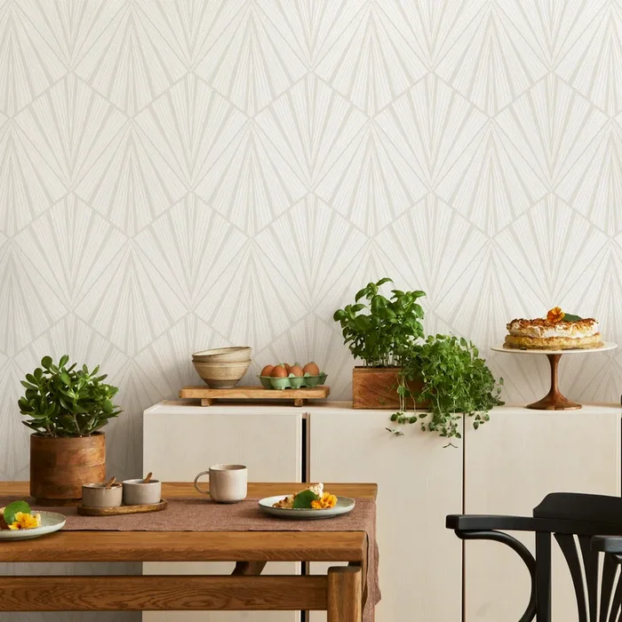 Art Deco Wallpaper With A Geometric Fan Motif In Beige And Cream – C857