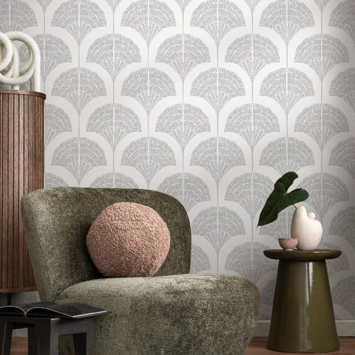 Art Deco Wallpaper With A Stylized Fan Motif In Light Gray – C502
