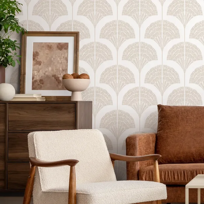 Art Deco Wallpaper With A Stylized Palm Fan Motif In Beige – C505