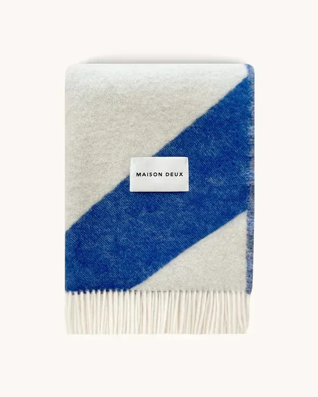 Blanket Swirl Cobalt Blue / White 4.25 X 6.5 Ft