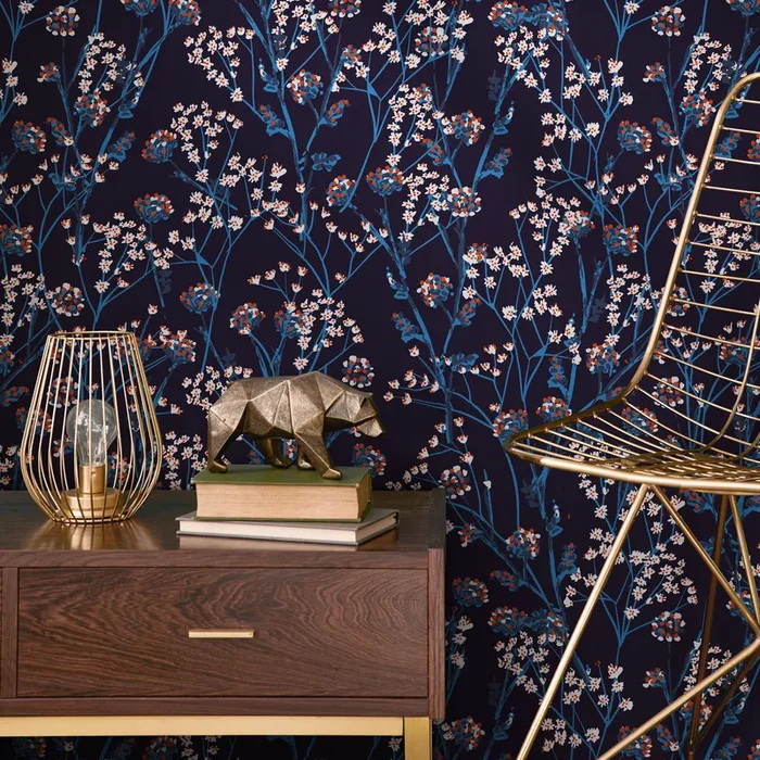 Botanical Wallpaper Featuring Wildflower Sprigs In Navy Blue, Red, And White – B452