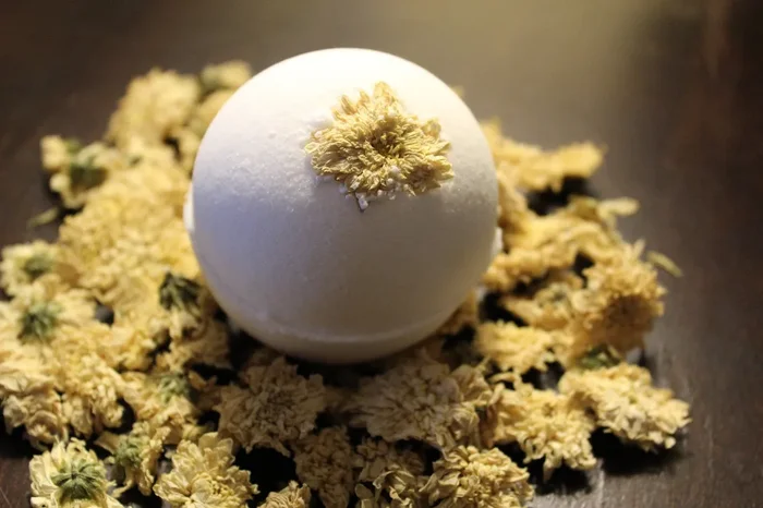 Butter Me Up Organics Bedtime Bath Bomb – Natural Sleep-Promoting Bath Soak