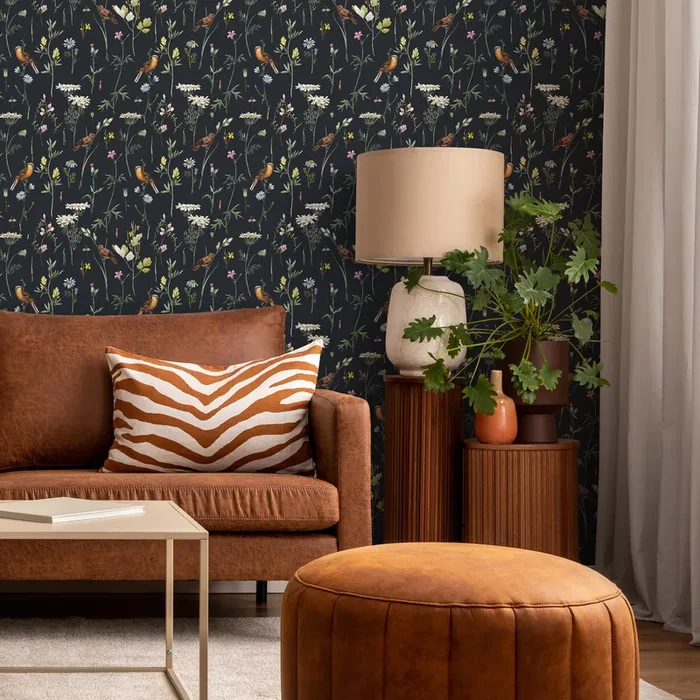 Chinoiserie Wallpaper With A Wildflower And Bird Motif In Black, White, And Yellow – A917