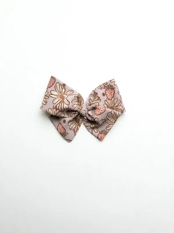 Daisies N’ Strawberries Pinwheel