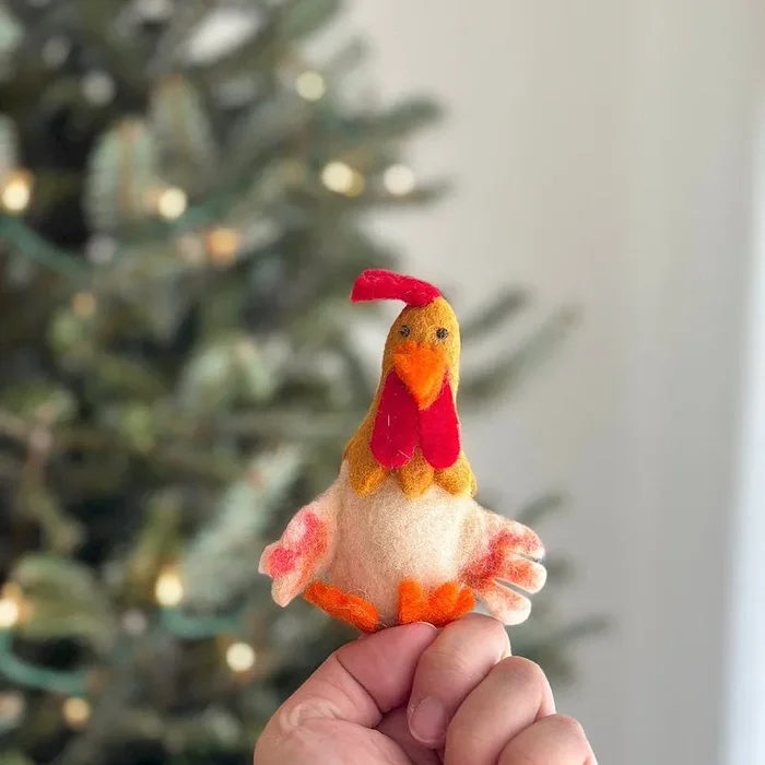 Felt Finger Puppet – Hen