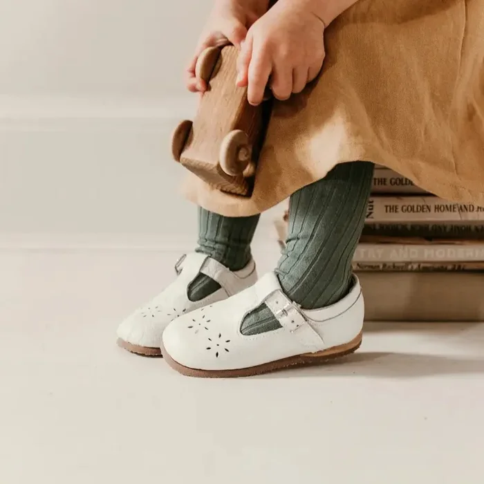 Flora T-strap – Ivory Pebble