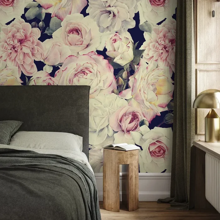 Floral Wallpaper With A Vintage Rose Motif In Pink And Blue – A221