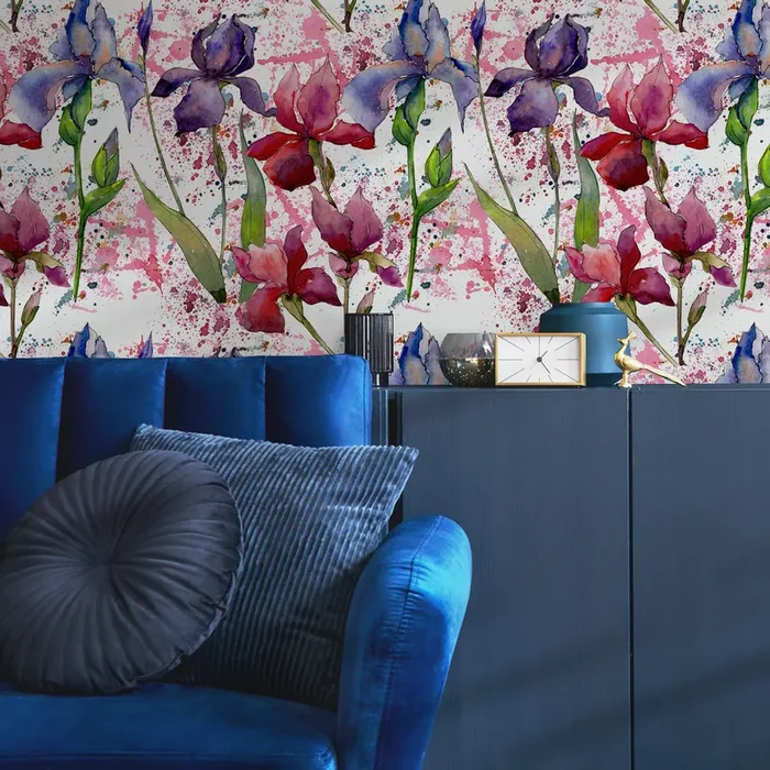 Floral Wallpaper With A Watercolor Iris Motif In Purple, Pink, And Red – B053