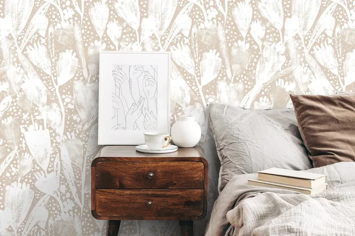 Floral Wallpaper With An Abstract Tulip Motif In White And Beige – X194