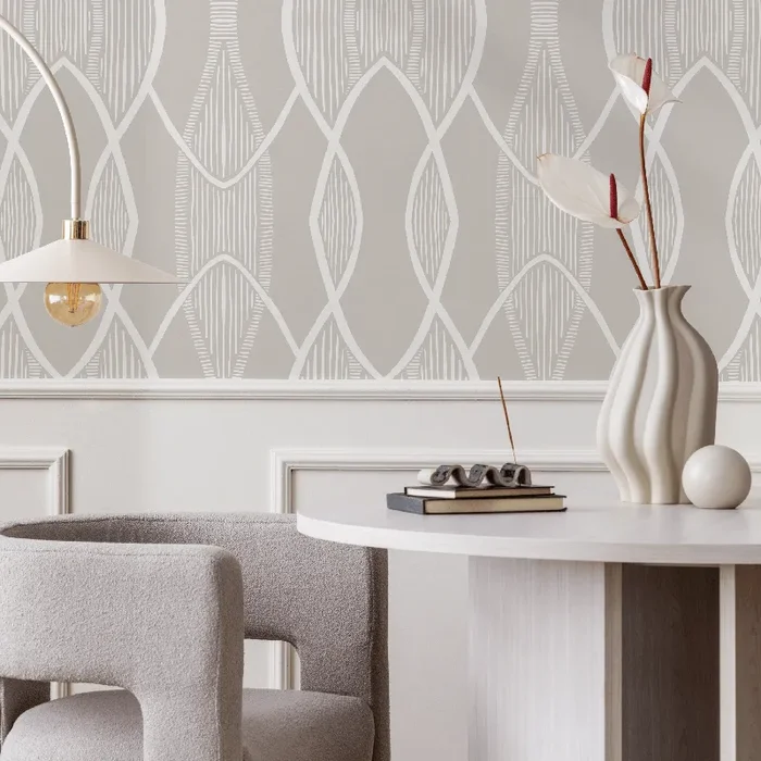Geometric Wallpaper With A Hand-drawn Arched Lattice In Greige And White – C892