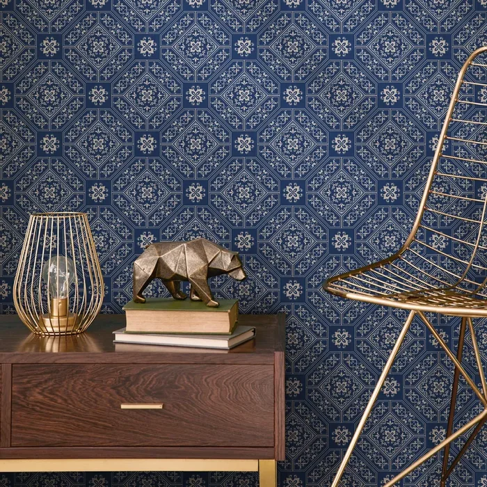 Geometric Wallpaper With An Intricate Tile Motif In Navy Blue And Beige – C188