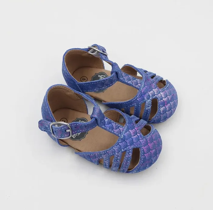 Gray Cutout Shoes – Mermaid Scales (blue)