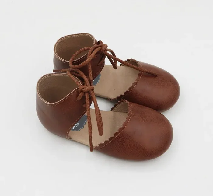 Lacy Tie – Distressed Brown