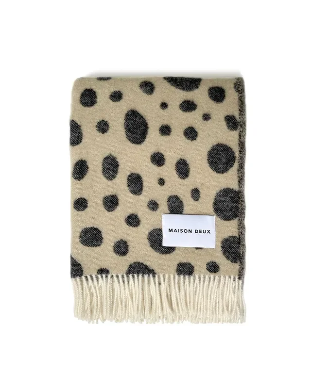 Maison Deux Blanket Cheetah Beige / Black Print 4.25 X 6.5 Ft