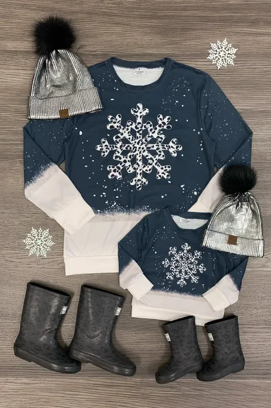 Mom & Me – Leopard Snowflake Long Sleeve Top