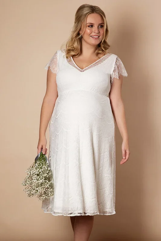 Plus size maternity wedding dress with sweetheart neckline