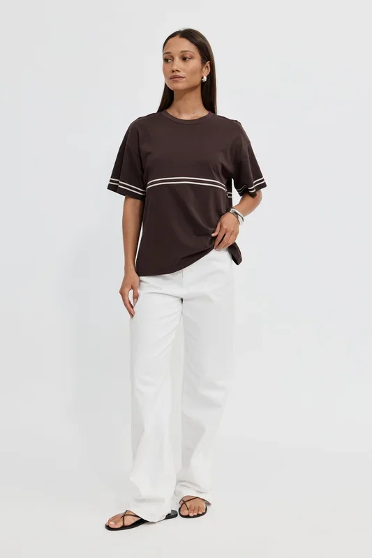 Saxon Stripe Detail Panel Tee – Chocolate