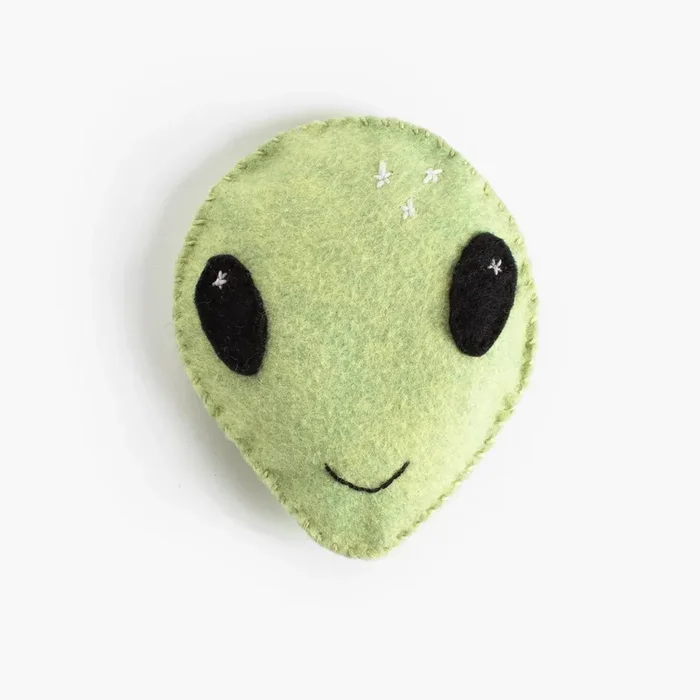 Sewing Kit – Elna the Peaceful Alien