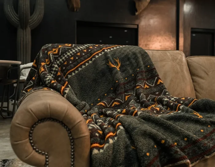 Sherpa Blanket | Whitetail Aztec