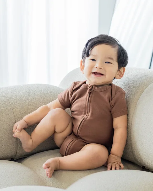 Short Sleeve Zipper Bodysuit In Mocha, 0-3m