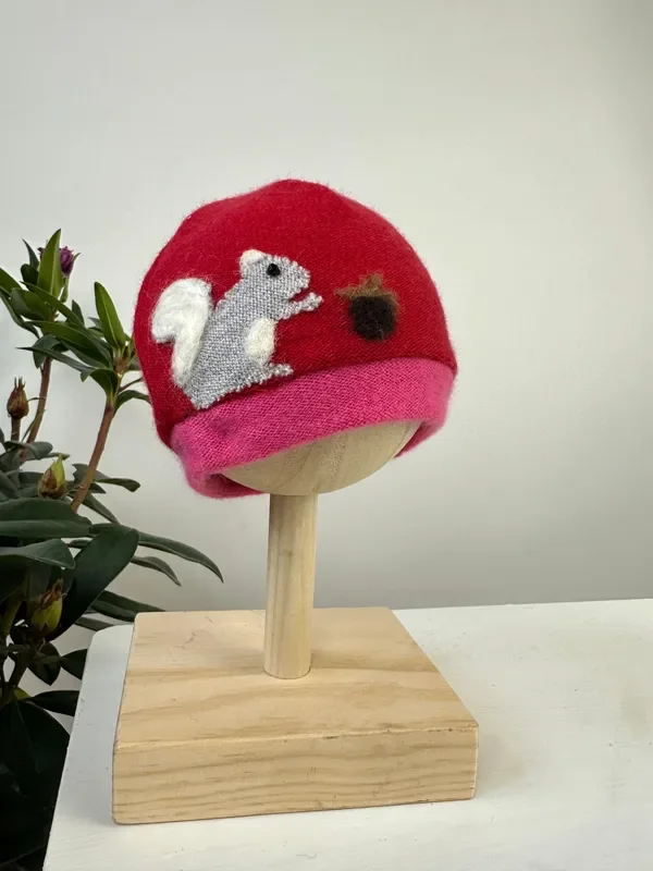 Squirrel Cashmere Hat – Newborn