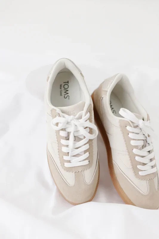 TOMS Suede Everyday Sneakers in Oatmeal
