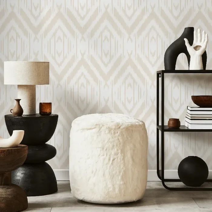 Tribal Wallpaper With A Neutral Ikat Motif In Beige And Off-white – C746