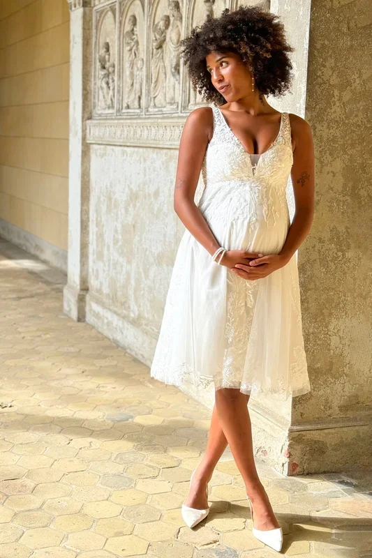 Umstandsbrautkleid mit Spitzenapplikationen