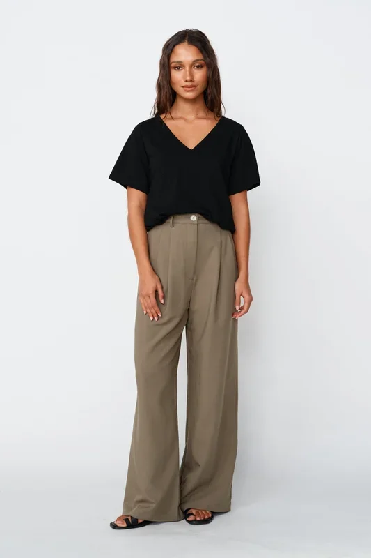 V-Neck Panel Tee – Black