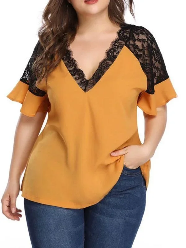 Women’s Plus Size V-Neck Short Sleeved Top With Lace Detail